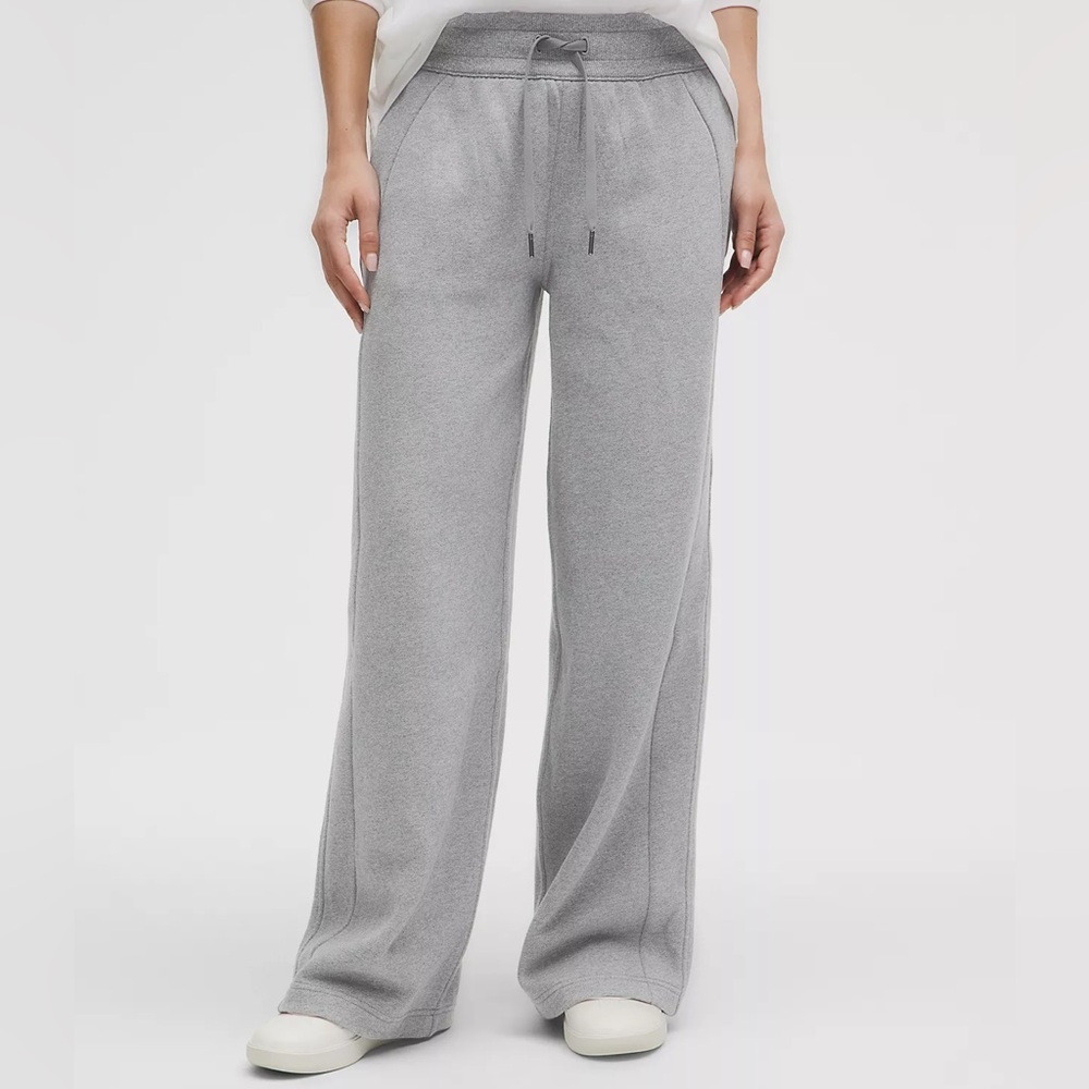 Lululemon Scuba Mid-Rise Wide-Leg
Pant